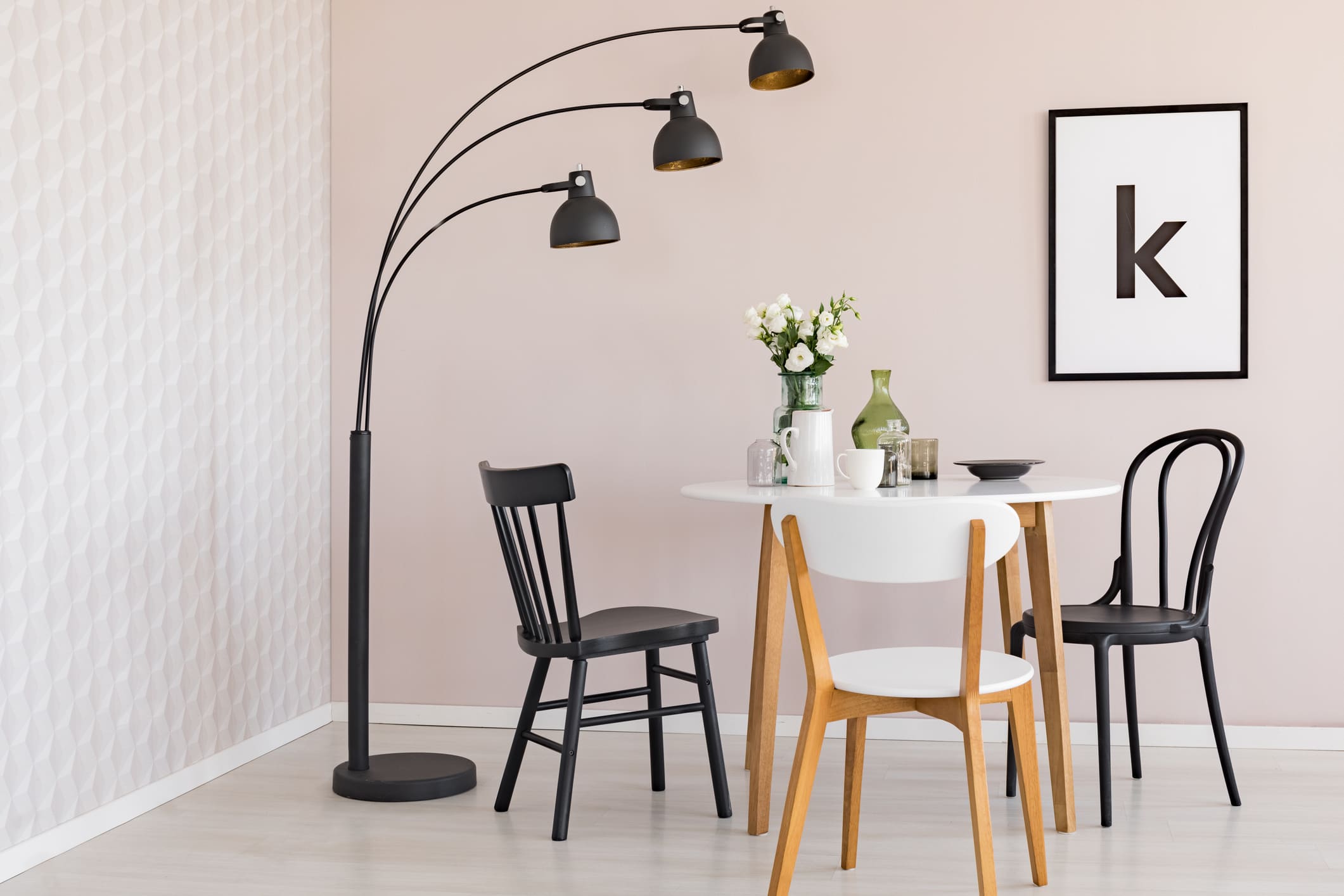 sala-pranzo-rosa-Maxmeyer